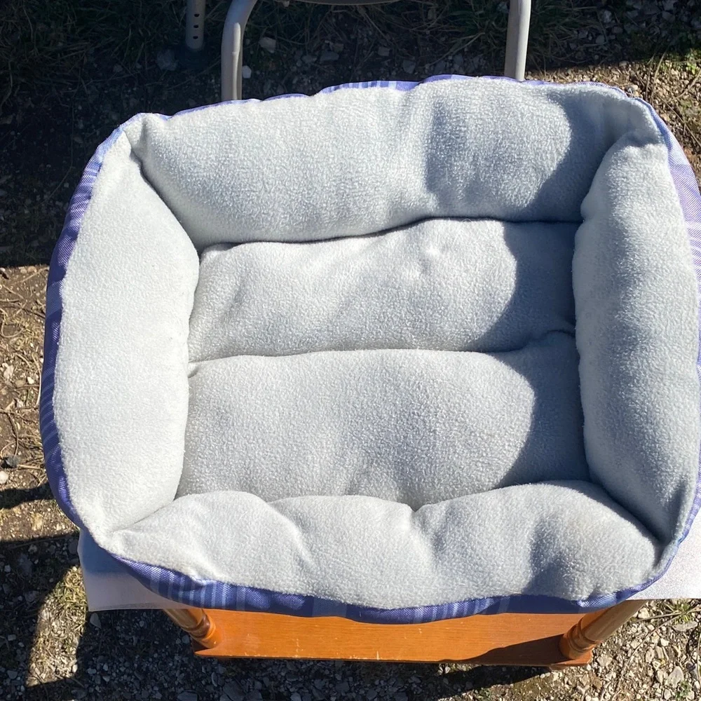 Vibrant Life Cozy Blue and Gray Sm Pet Bed Top 100% Polyester Bottom 100% Olefin